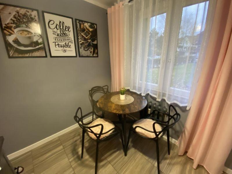 Apartament ,, Sen I Kawa" - Komfortowy Nocleg W Sercu Aglomeracji บือตอม ภายนอก รูปภาพ
