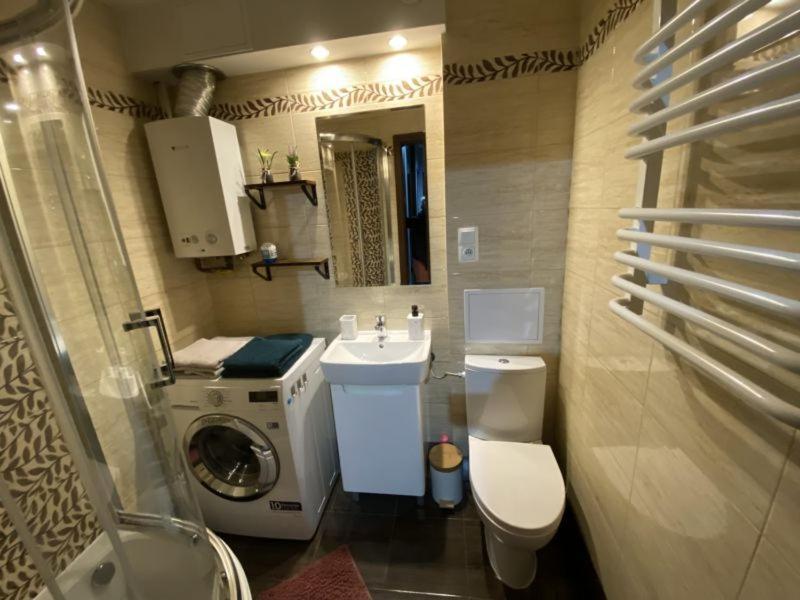 Apartament ,, Sen I Kawa" - Komfortowy Nocleg W Sercu Aglomeracji บือตอม ภายนอก รูปภาพ