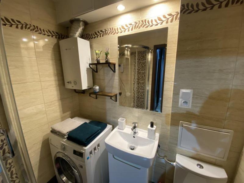Apartament ,, Sen I Kawa" - Komfortowy Nocleg W Sercu Aglomeracji บือตอม ภายนอก รูปภาพ