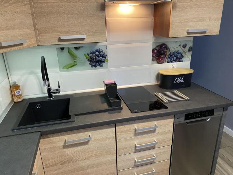 Apartament ,, Sen I Kawa" - Komfortowy Nocleg W Sercu Aglomeracji บือตอม ภายนอก รูปภาพ